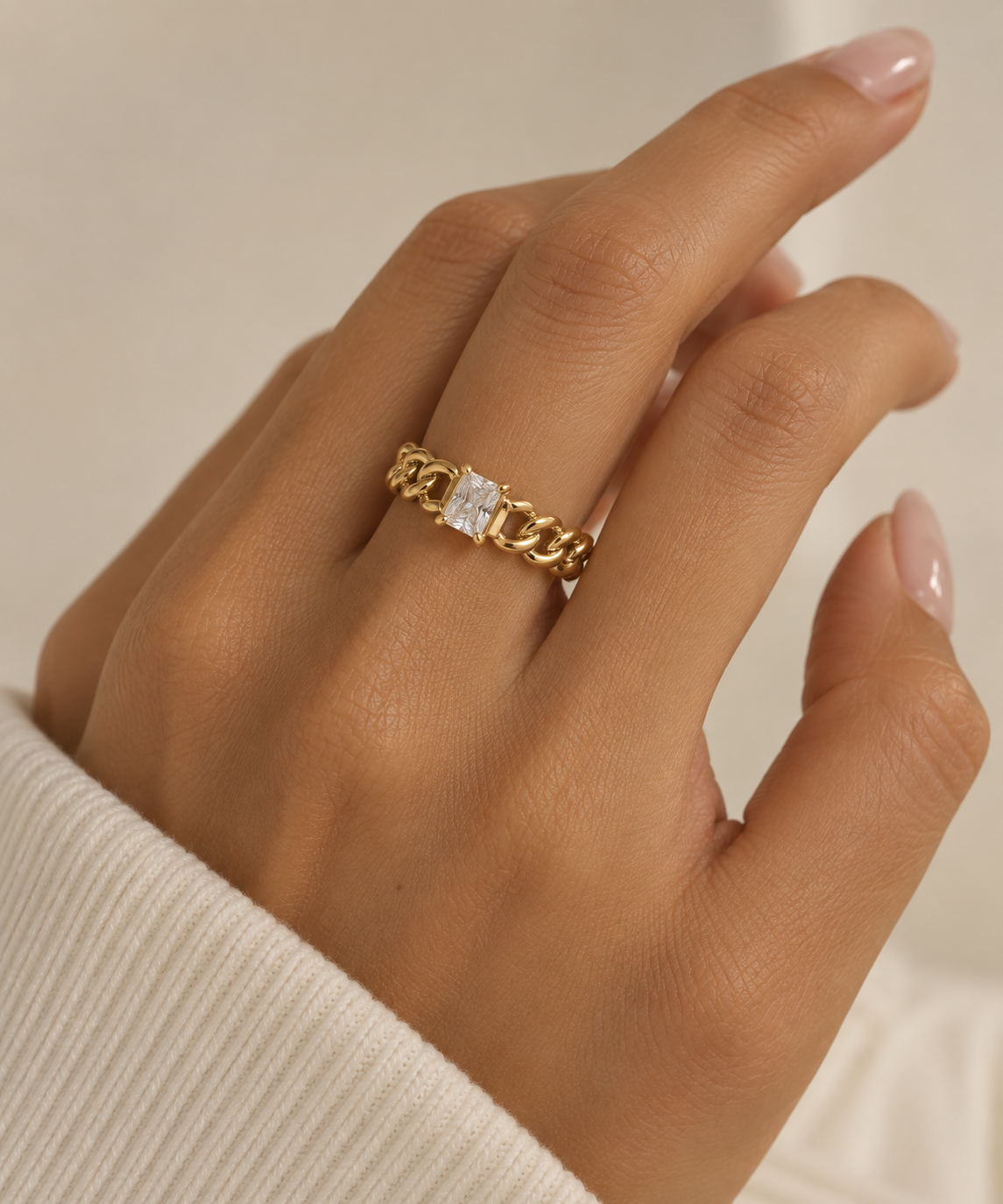 ELARA RING