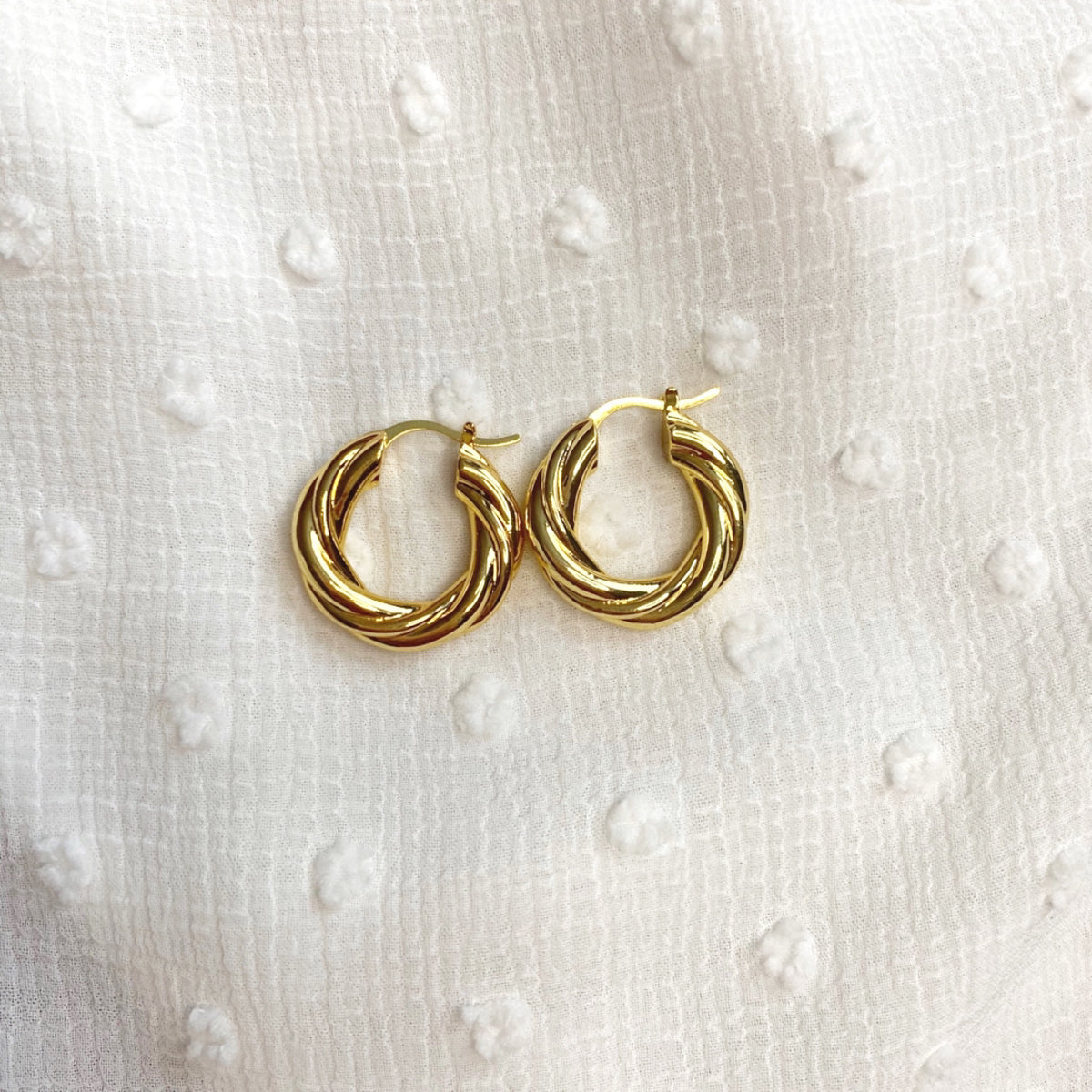 LOUANA HOOPS
