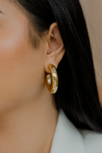 Load image into Gallery viewer, DJEINA STUD HOOPS