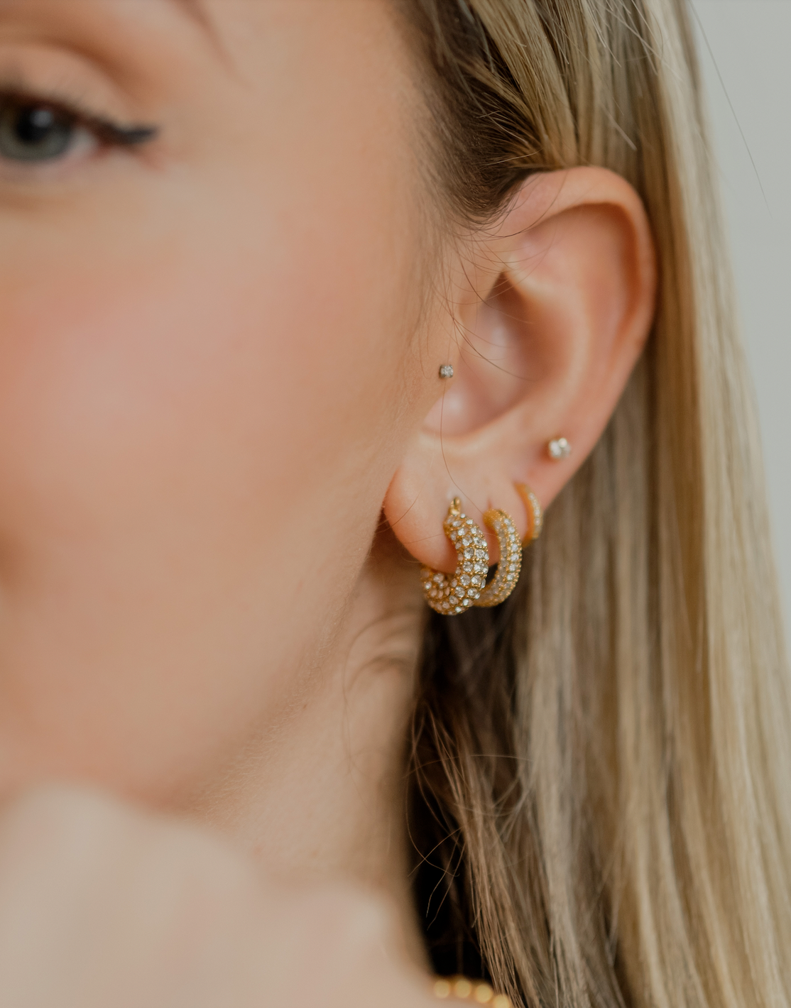 BELLE PAVÉ HOOPS
